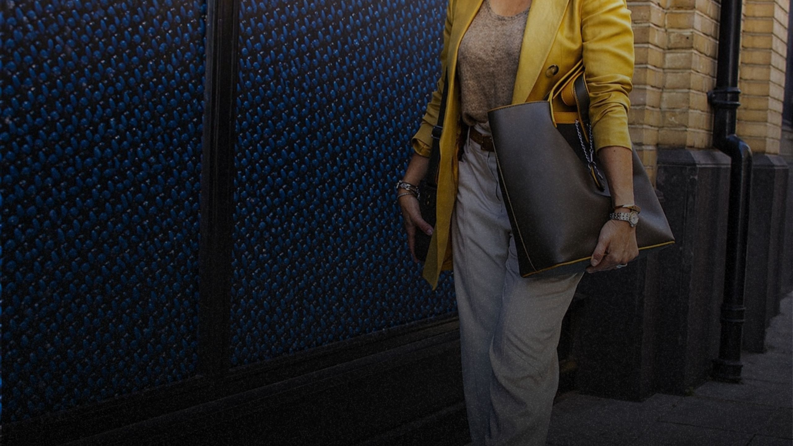 Find your personal style. Women shows off her new style in Warm Autumn colour palette.