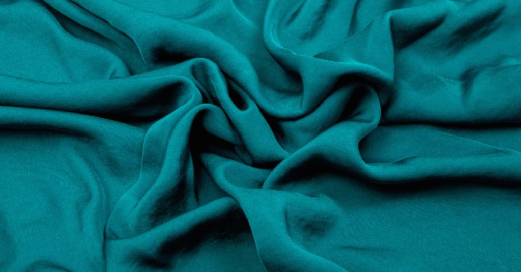 Green recycled polyester fabric | Roberta Style Lee Sustainable Wardrobe Materials series on rPET